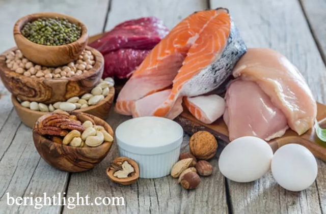 Sumber Protein Mana yang Lebih Unggul, Salmon atau Ayam?